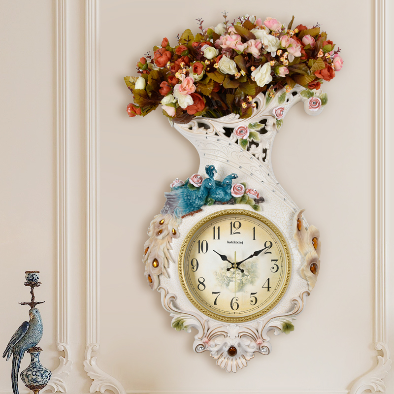 Modern simple living room light luxury wall clock Creative wall clock Fashion household personality clock Art wall clock clock