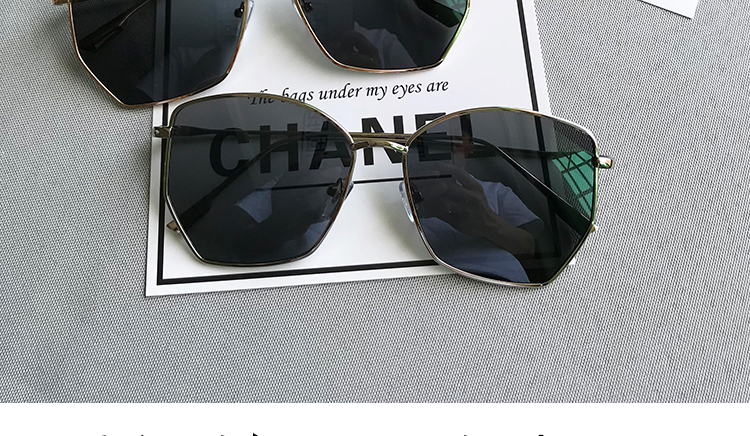 Phiên bản Hàn Quốc của kính râm nữ thủy triều màu đỏ với đoạn 2018 kính râm nữ kính râm vuông mặt lớn khung kim loại kính nam và nữ tròng kính