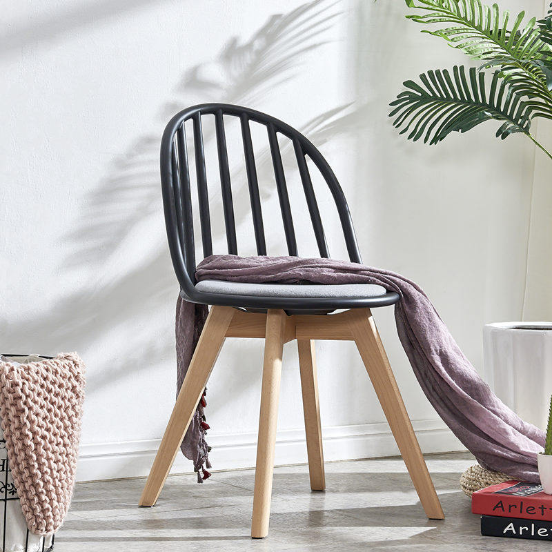 Minimalist Danish style small family minimalist dining chair modern designer creative plastic wood solid wood footed coffee casual chair