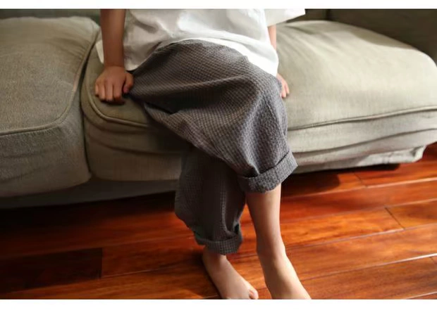 Quần áo trẻ em mới mùa xuân và mùa hè Trẻ em cotton và vải lanh kẻ sọc quần harem bé gái quần muỗi bé trai quần củ cải mỏng - Quần quần áo trẻ em 10 tuổi