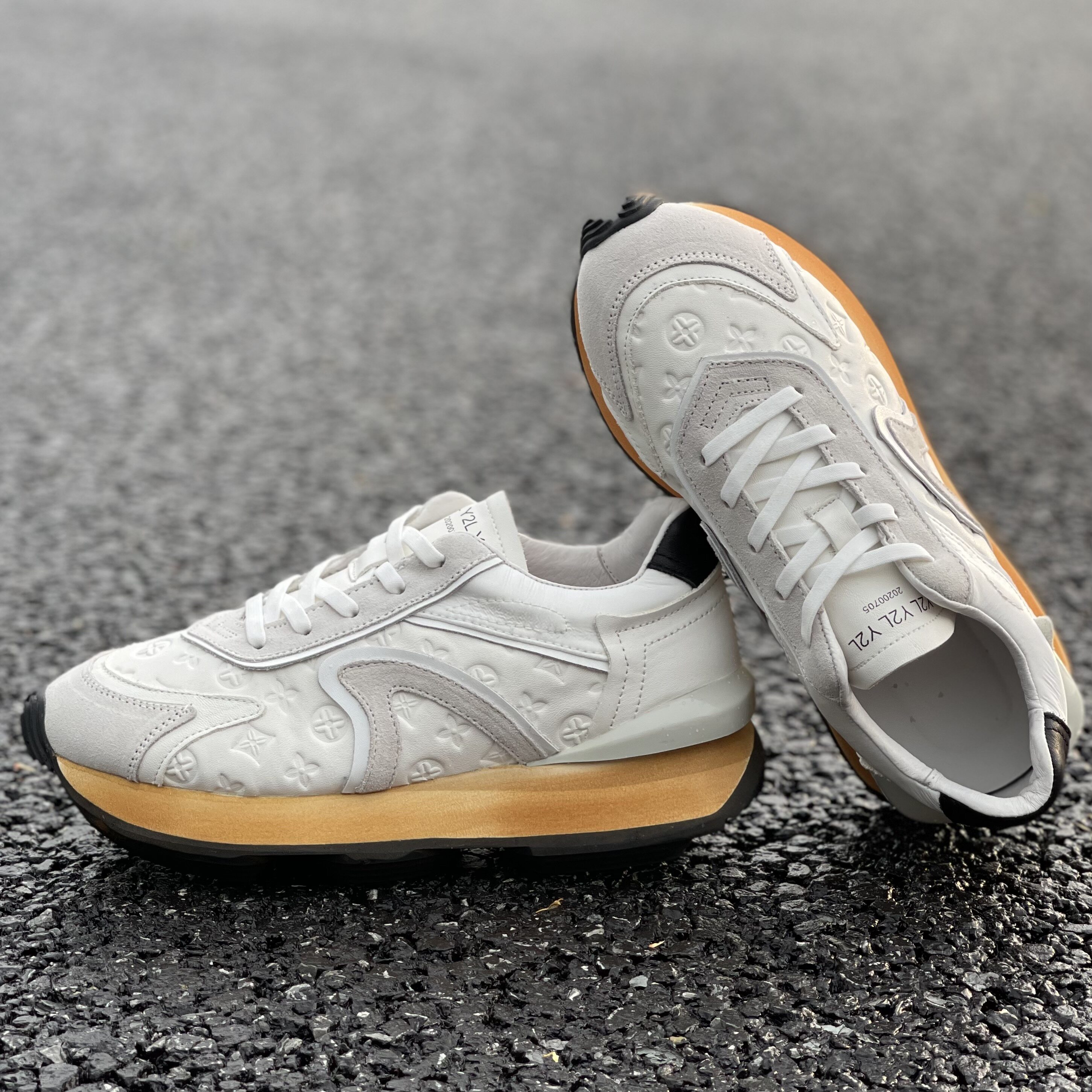 Niche embossed first layer cowhide daddy shoes men's trendy shoes European and American trendy brand personality thick bottom heightening sports casual shoes