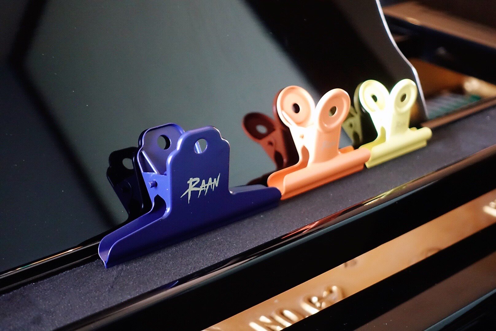 RAAN score clip decorated three piece invoice clip metal in pine cello violin two hu violin