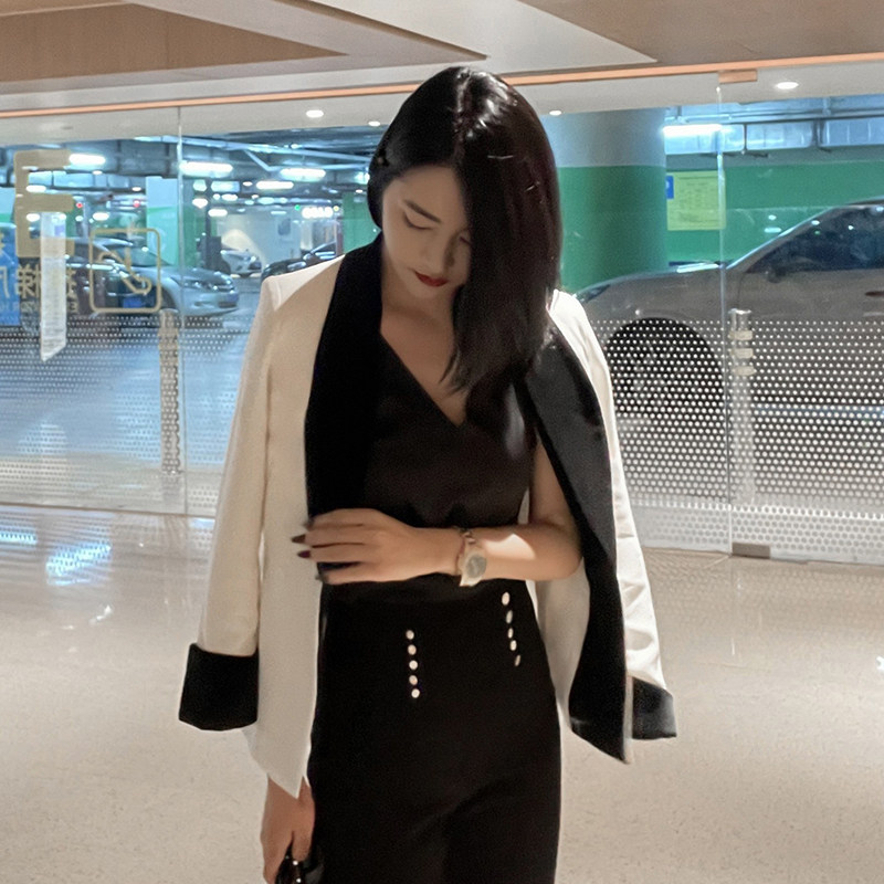 Suit Jacket Woman Foreign Pie Trendy Early Autumn Design Sensation Retro Port Wind Chic Gentle New Autumn goddess blouses