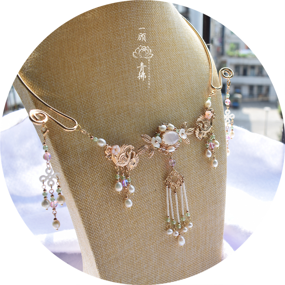 Ji's small Tsukuba tours Han uniforms ancient wind accessories Classical Hair Accessories Pearl White Butterfly Bay Czech Republic Necklace neckline