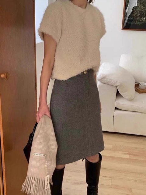 Dark gray woolen half-length women's A-line skirt black