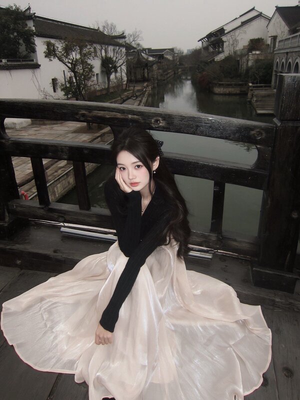2026 Spring/Summer New Women's Skirt, Island Silk Surface, Large Hem, Sparkling, Elastic High Waist, A-Line Fairy Skirt