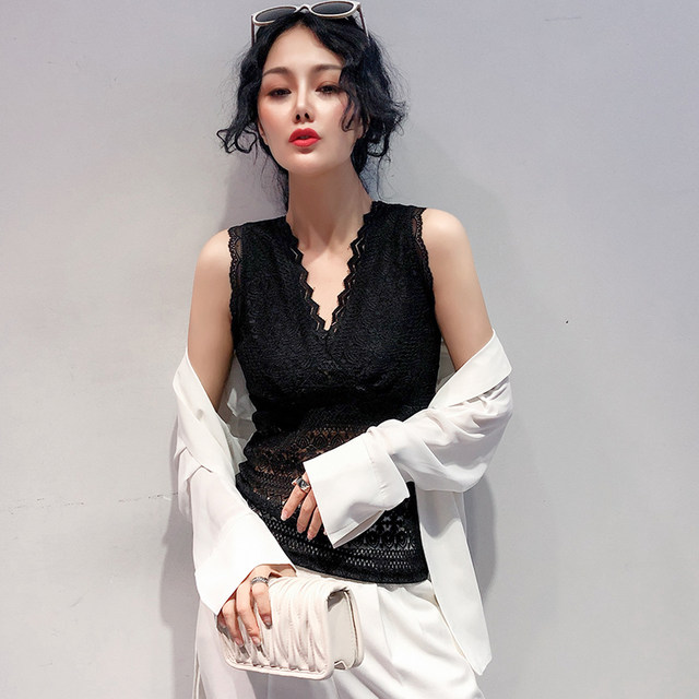 2024 Spring and Autumn New Slim Fit Sleeveless Lace Bottoming Shirt Feminine Sexy V-neck Camisole Top Hollow Vest