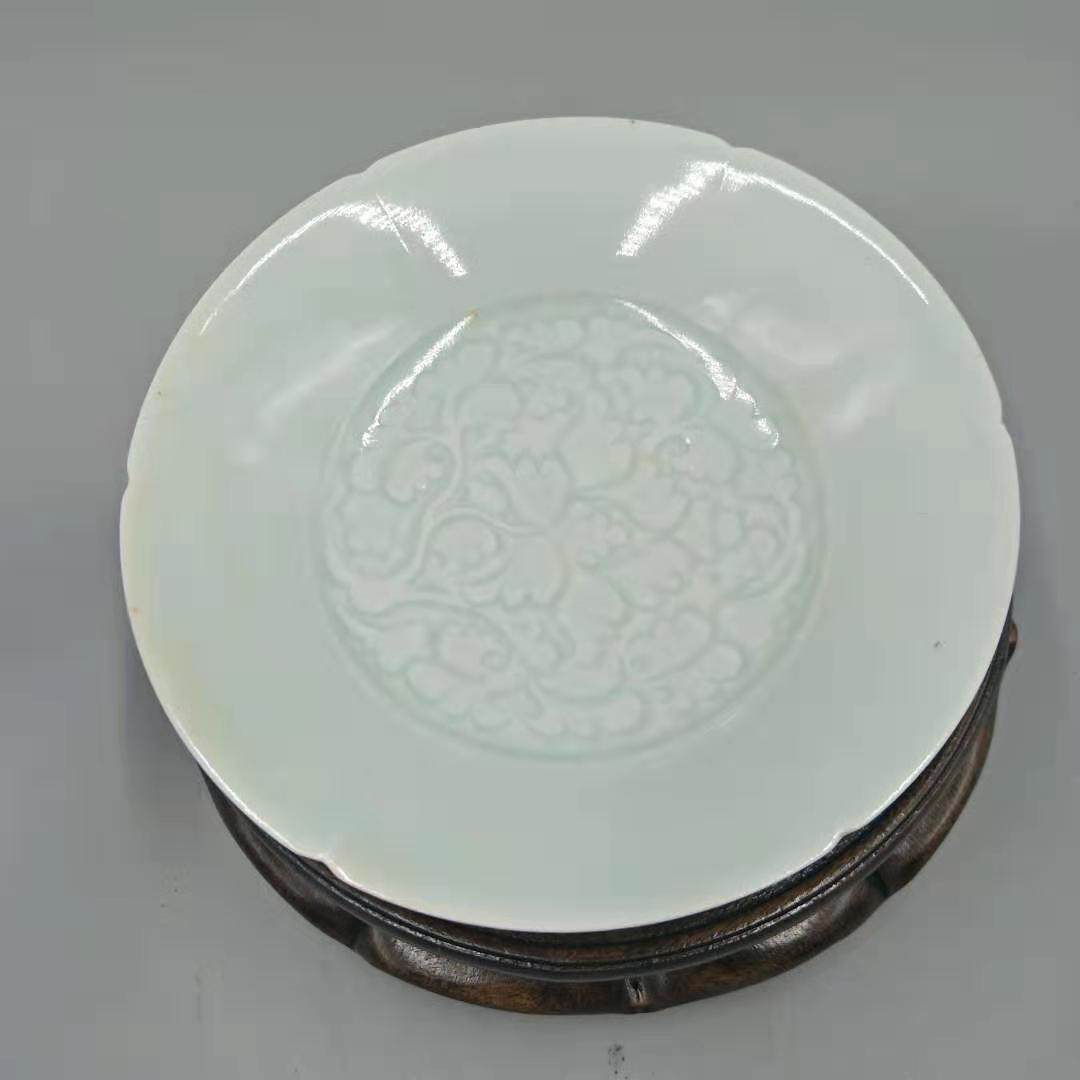 The Song Dynasty Pictures Qinghutian kilns with flower opening carved with small disc antique old and old goods old goods collection imitation antique porcelain pendulum piece-Taobao