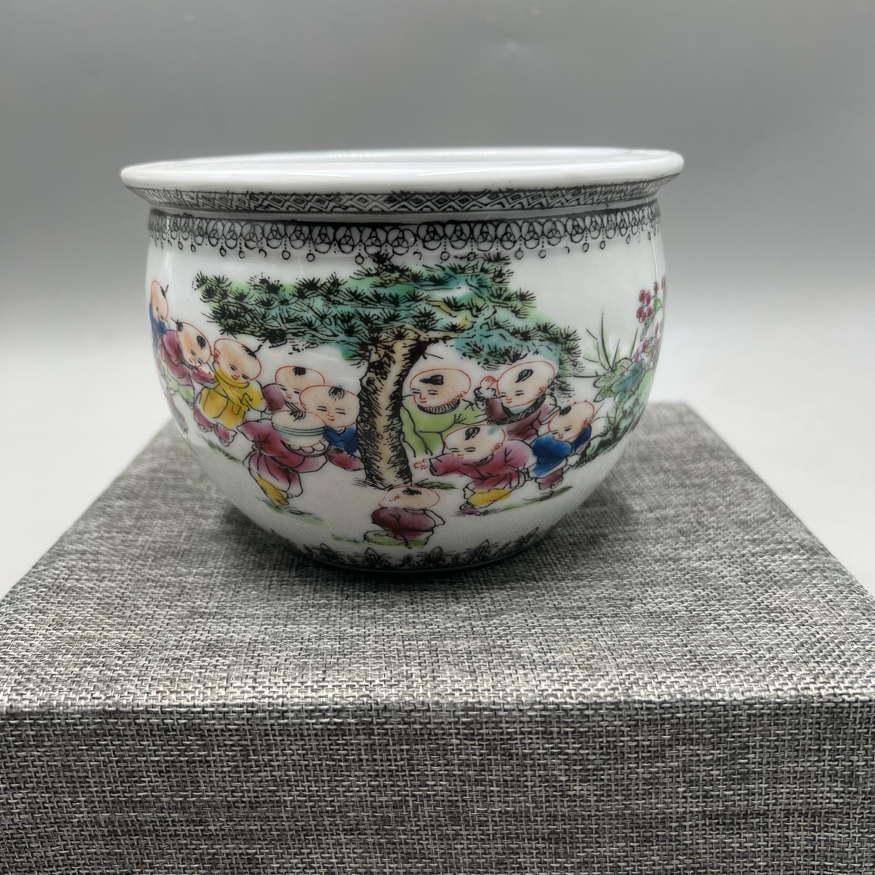 Qing Dynasty pastel characters are all handmade small pot furnace antique antique old goods old goods collection antique porcelain small ornaments