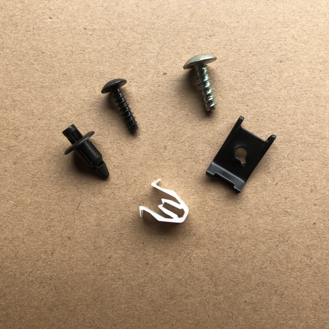 Suitable for light riding Suzuki locomotive special screw UU125 UY125 clip protection plate buckle head cover clip