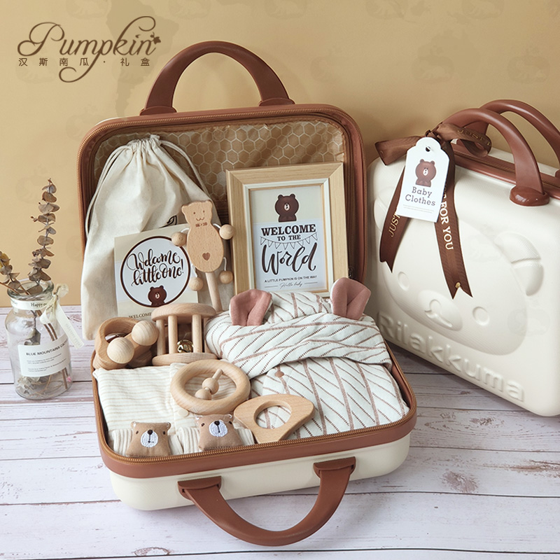 Baby gift box set for men and women Baby Bear set wood toy organic cotton suitcase spring and autumn winter gift