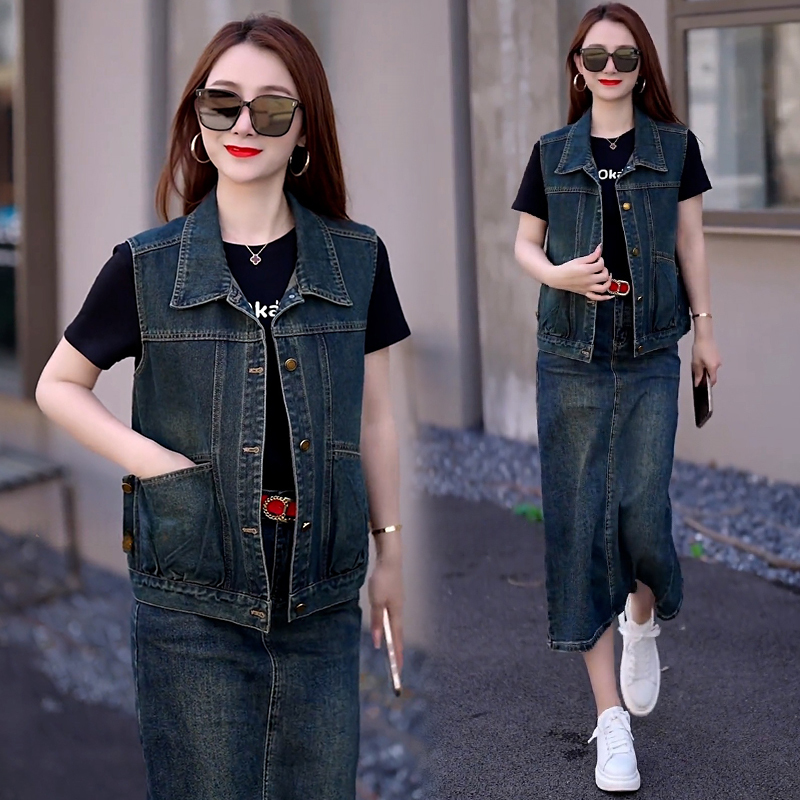 Petite Women Look Slimmer with Everyday Denim Vest Outfits, 2026 Spring New Trendy Sleeveless Vest Jacket Top