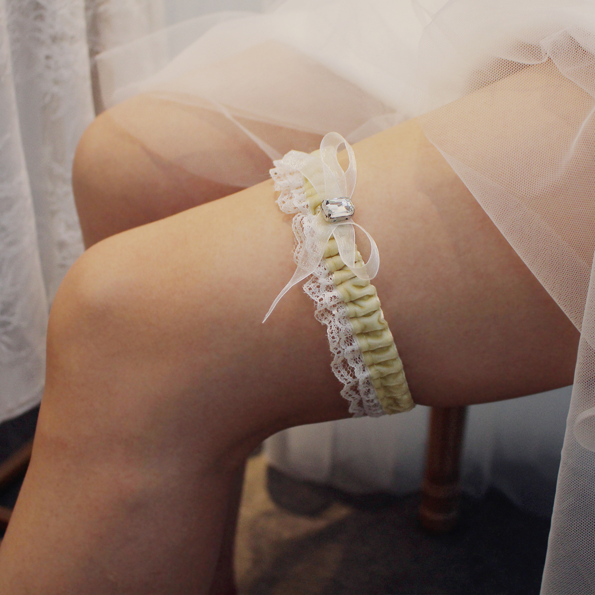 LR021 bride wedding ornaments goose yellow cute butterfly leg ring hanging socks with lap ring socks lap wedding accessories