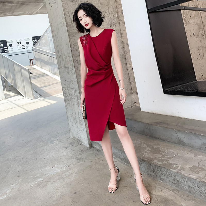 Red evening dress dress female new temperament banquet socialite high-end light luxury niche wedding mom usually wear summer