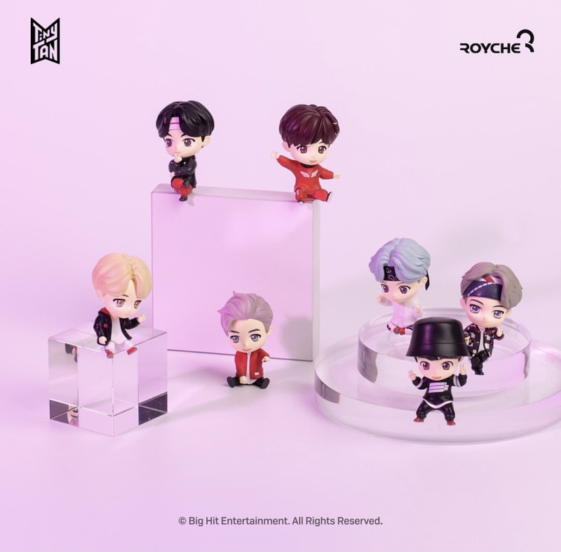 Spot Bulletproof Youth Group Bts Figure Tiny Tan Model Jintai Hengtian Shengguo Jin Shuozhen Desktop Ornaments