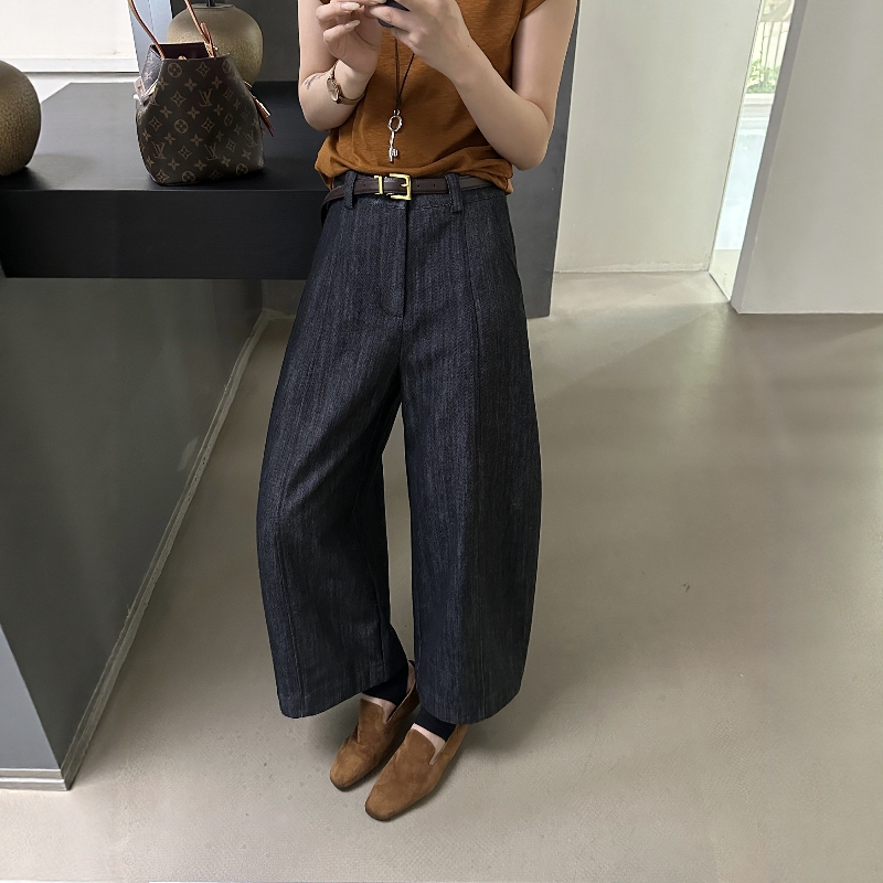 Dark Blue Denim Banana Pants for Women, European Style, Early Autumn 2026 New Fashion, Three-Dimensional Cut, Wide-Leg Cropped Pants, Trendy