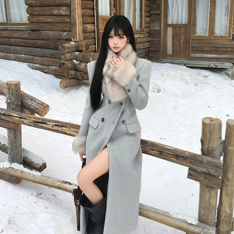 Elegant Ladylike Style Waist-Cinching Woolen Coat for Women, New Winter Model with Fox Fur down Lining, Thickened Woolen Overcoat