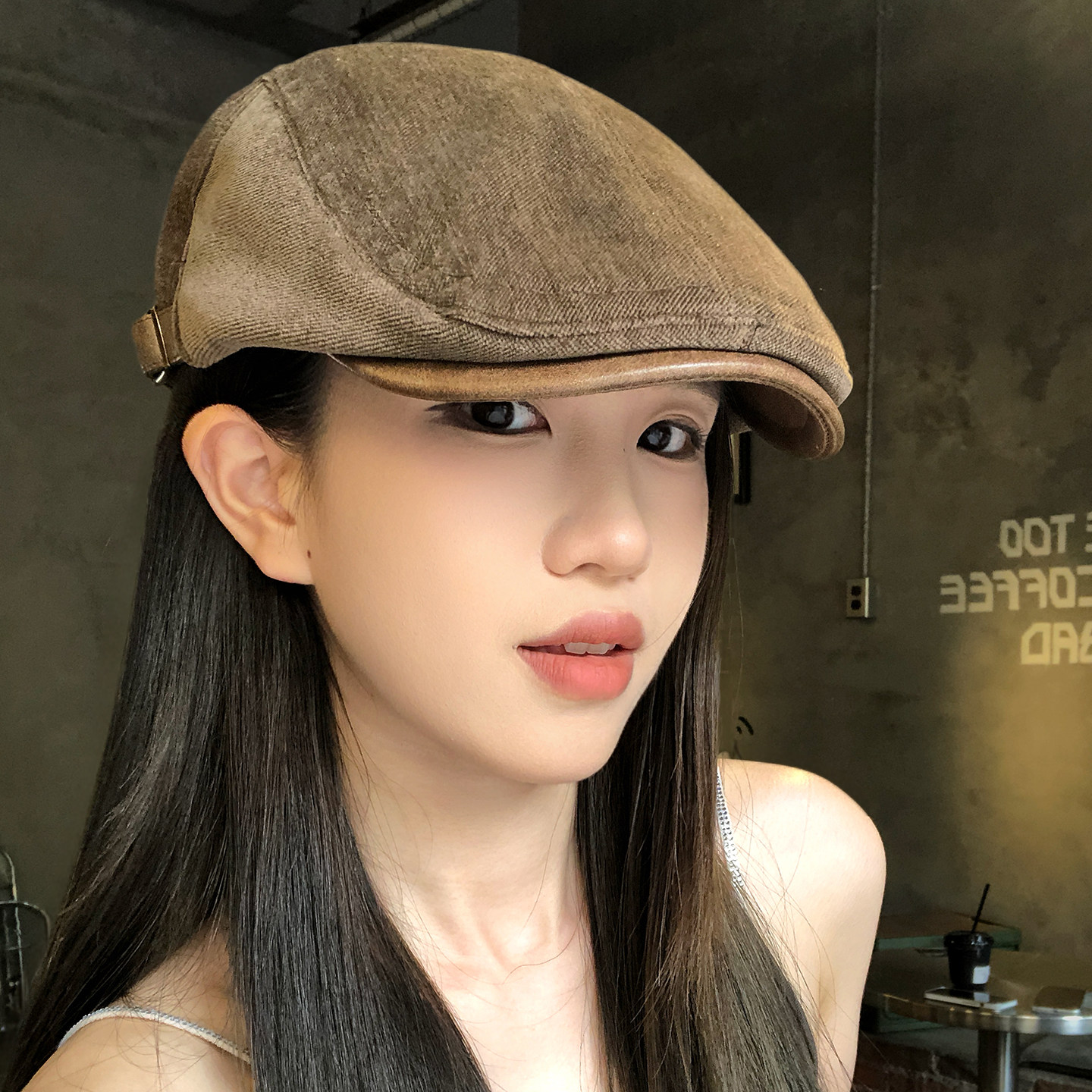 Vintage-style distressed brown beret, women's autumn fashion, large-bodied baseball cap, British style beret.