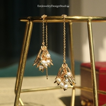 Manman light luxury vintage retro freshwater pearl earrings leaves long earrings face thin antique silver gilded