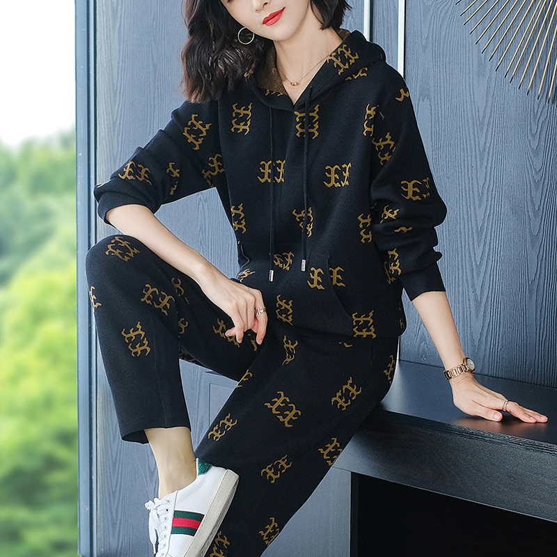 Autumn sportswear suit ladies 2022 new casual fashion loose middle-aged and elderly mother two-piece sweater