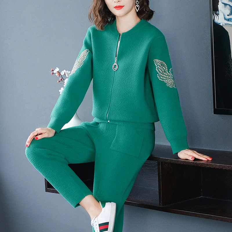 Casual Sportswear Suit Women's Autumn and Winter Thickened Western Style Age-Reducing Loose Fashion Sweater Knitted Sweater Two-piece Set