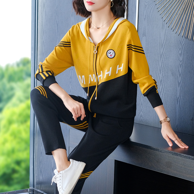 Trendy sportswear suit women's spring casual fashion foreign style age-reducing loose knitted mother's two-piece sweater