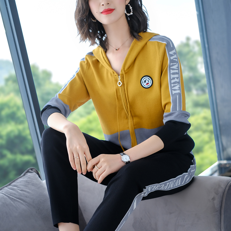 Fashionable sportswear set women's spring casual fashion foreign atmosphere age reduction loose middle-aged and elderly mother two-piece sweatshirt