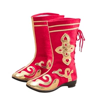 Красная женщина