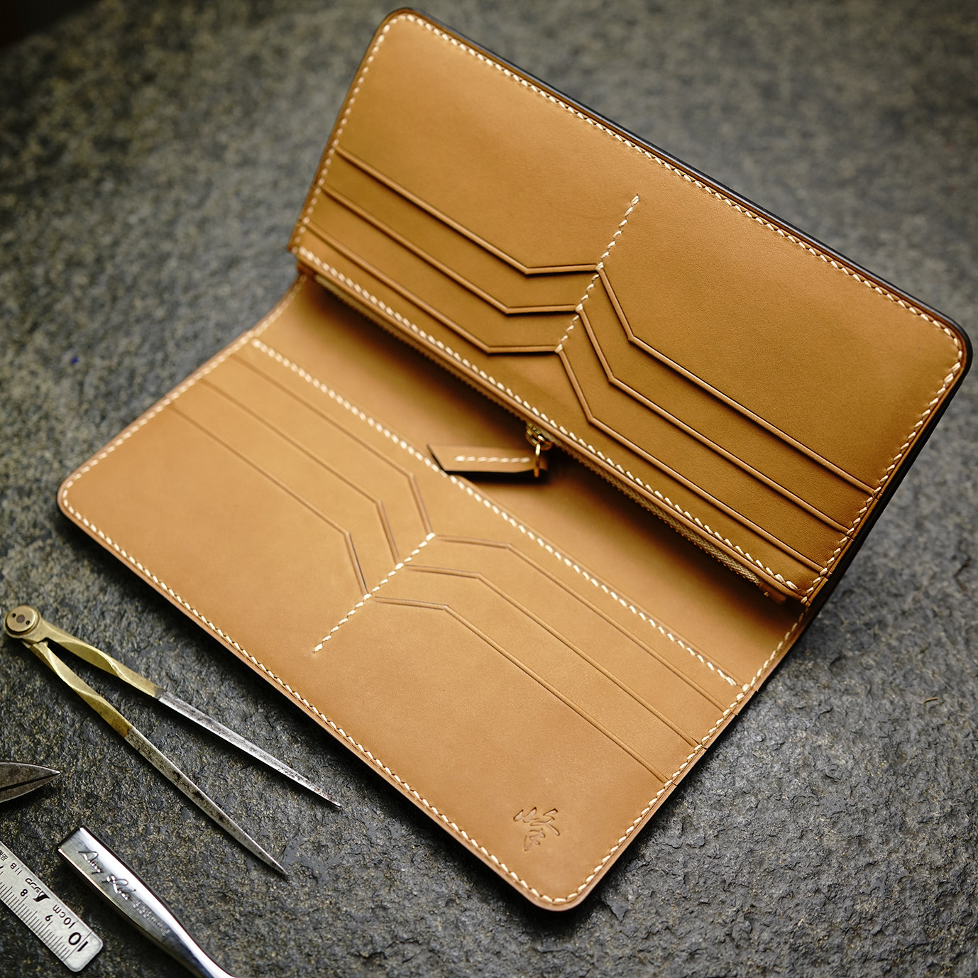 Elock hand-sewn long wallet