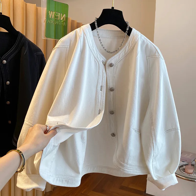 High-End White Short Denim Jacket for Women, Spring and Autumn 2026 New Style, Loose Casual Curved Detail Collarless Top