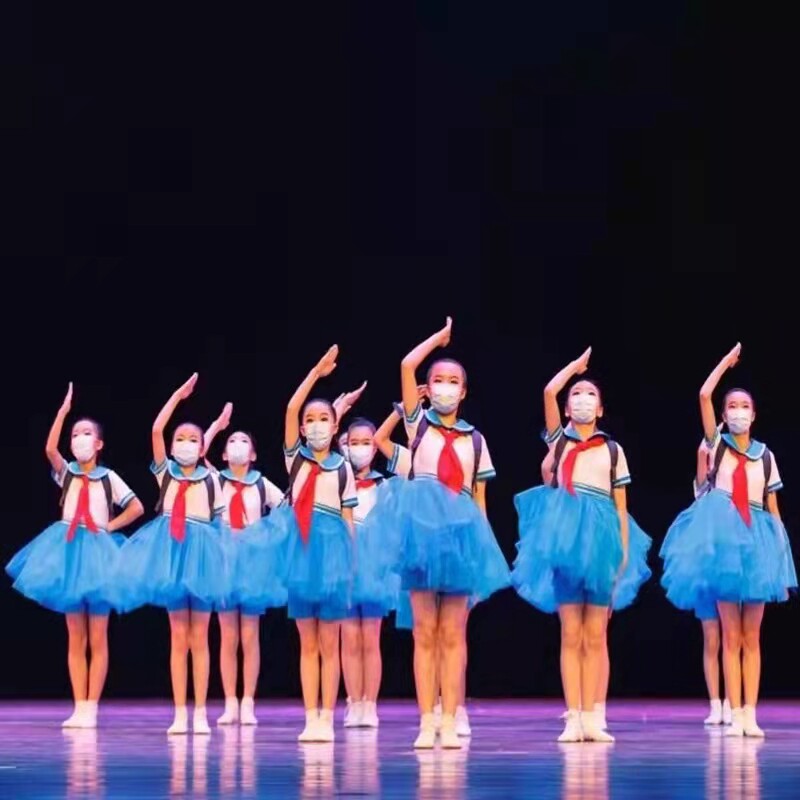The Eleventh Xiaohe Style Epidemic Prevention Little Guard Shaoxian Red Scarf Men and Children Dance Costumes New Year's Day Performance Costumes