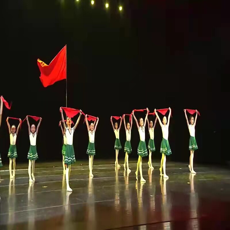 Children's chorus costumes 11th Xiaohe style I love you little corner red scarf enjoy dance costumes