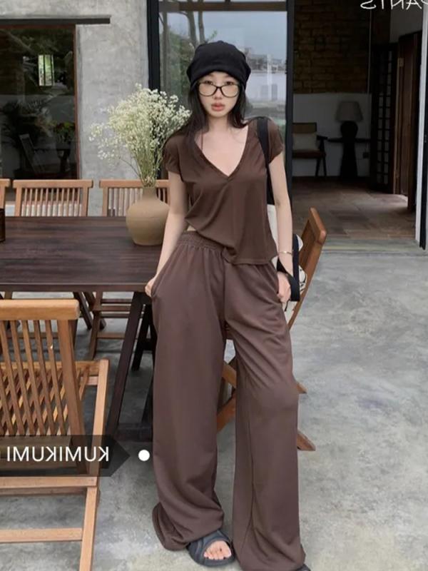 Retro Style Casual Suit for Women, Summer Brown V-Neck Short-Sleeved T-Shirt Top, High-Waisted Straight-Leg Walking Pants Two-Piece Set