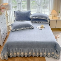 Тонкий шелк, как цветы-туман синий.