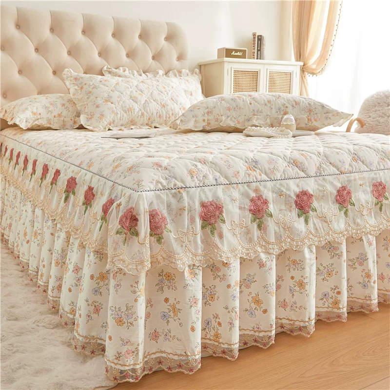 Lace cotton bedspread, universal sheet, quilted sides, apron