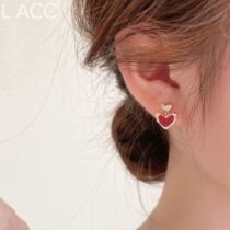 South Koreas red loving ear nail 2022 The new wave minimalist ladys small and delicate temperament lukewarm and windy