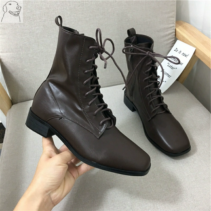 Mười ba hàng giày cao cổ nữ của sếp Hàn Quốc giày cao gót đế bằng mũi vuông ngắn da mềm mỏng phù hợp với tất cả các phụ nữ ủng ngắn nhỏ - Kính khung