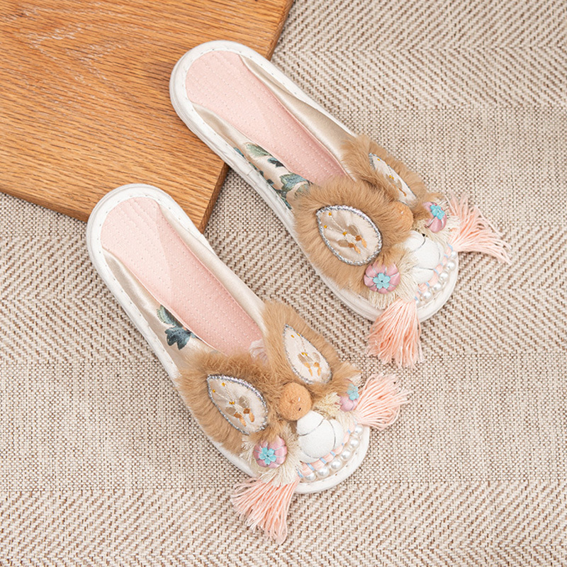 Traditional Thousand-Layer Sole Handmade Closed-Toe Slippers for Women, Indoor Silent Non-Woven Ethnic Style Embroidered Tiger Head Shoes, Suitable for Outdoor Wear