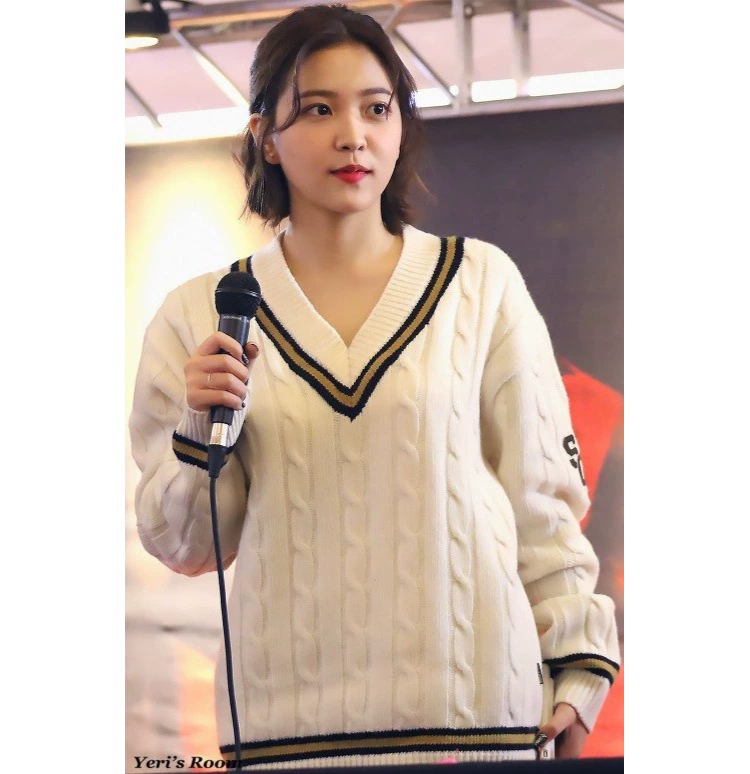 Ngôi sao YERI Jin Yilin với áo len phiên bản Hàn Quốc của áo gió nữ đại học V-cổ áo dài tay áo len rộng tay nữ sinh viên
