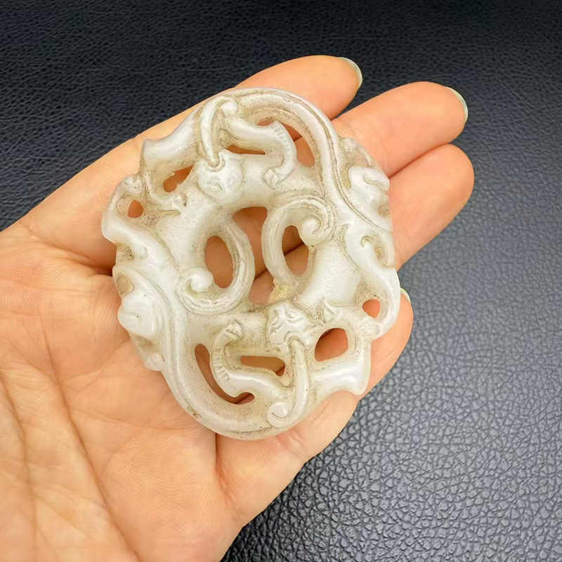 古洛] 白砡 「草花刻」 砡 玉 和田玉 白玉 手彫 透かし彫 明代 中国