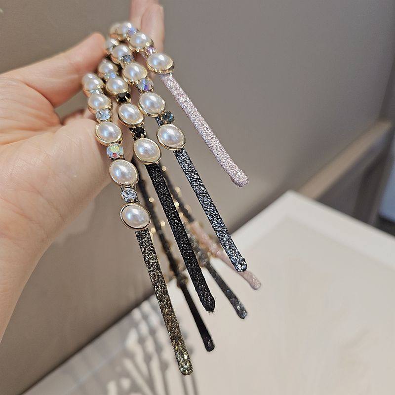 什么是2025新款【艾拉公主】木耳边缠绕高颅顶显发量波浪发箍？适合秋冬搭配吗？