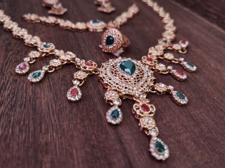 Daming lady luxury inlaid 18K gold necklace necklace hairpin head face Hanfu accessories women's ancient style bracelet jewelry box