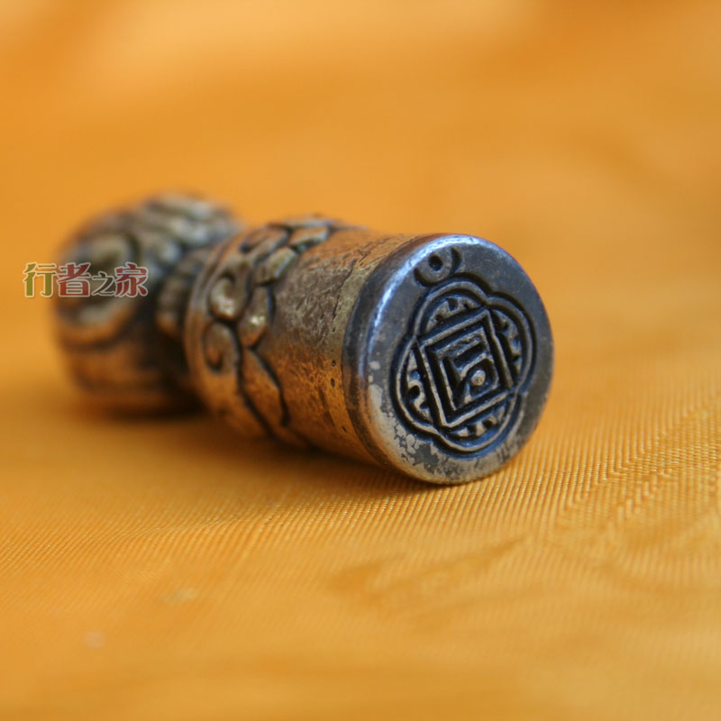 Tibetan concealed old seal small bronze print Tibetan print Nepal pure copper hand engraving pendulum piece