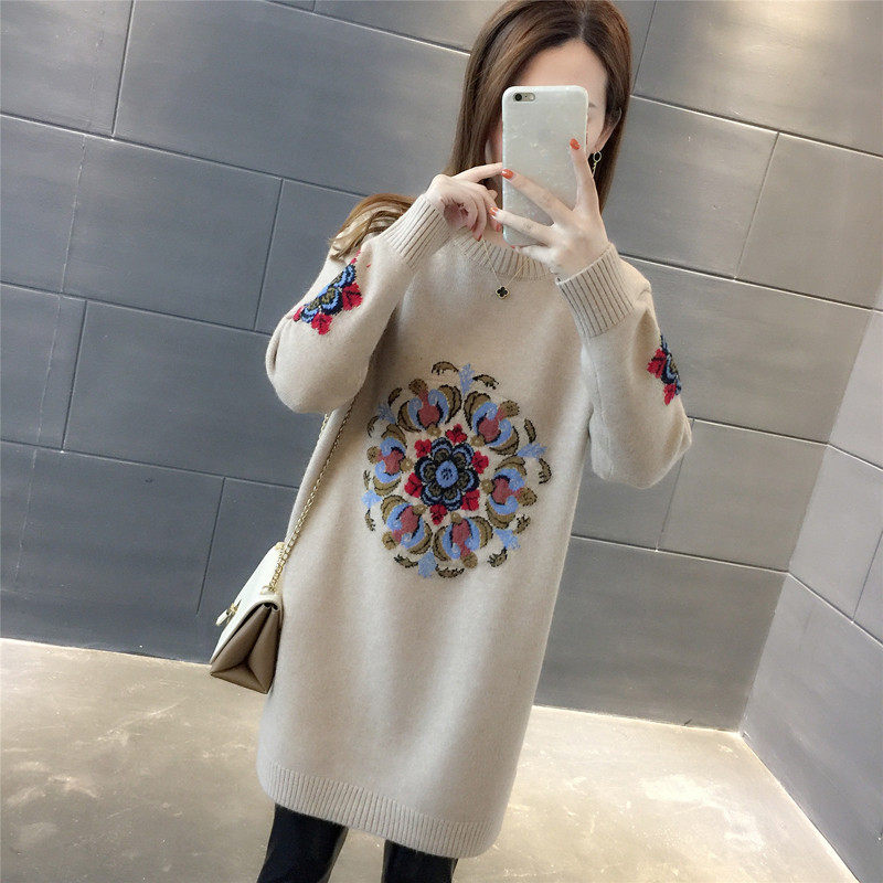 Round neck knitted base sweater women's long version of the 2021 autumn and winter new slim-fit velvet thickened lazy wind sweater pullover