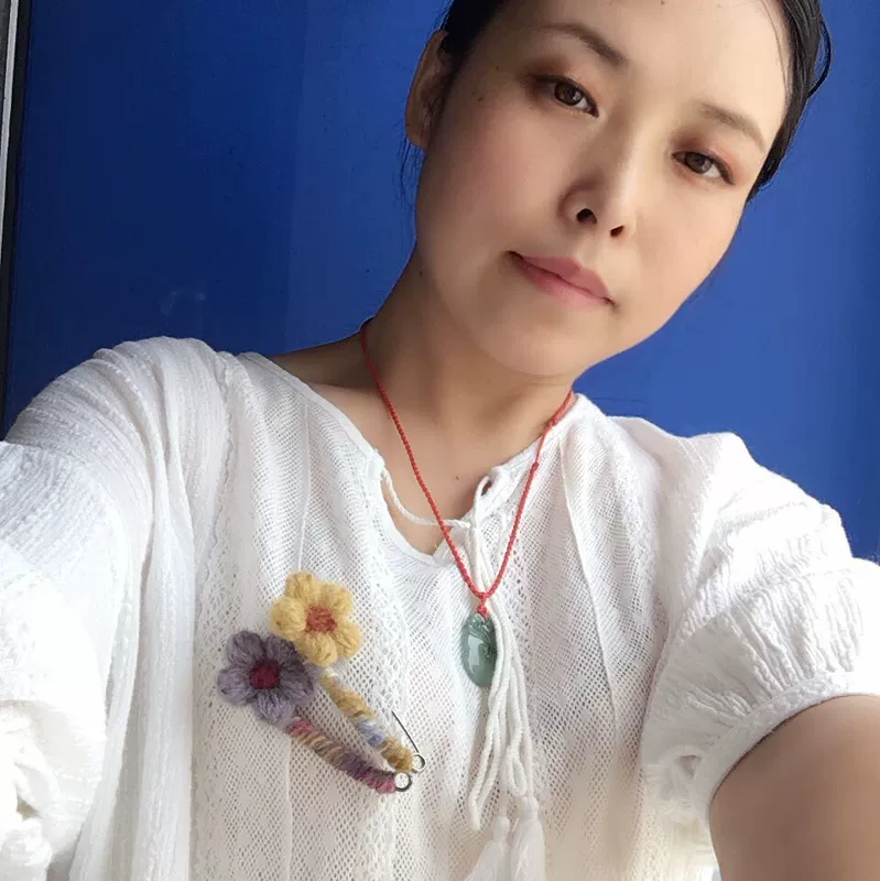 Hàn Quốc nhập khẩu trang sức len hoa cuộn hoa trâm cài pin lụa khăn choàng khăn choàng khóa áo len khóa kèn