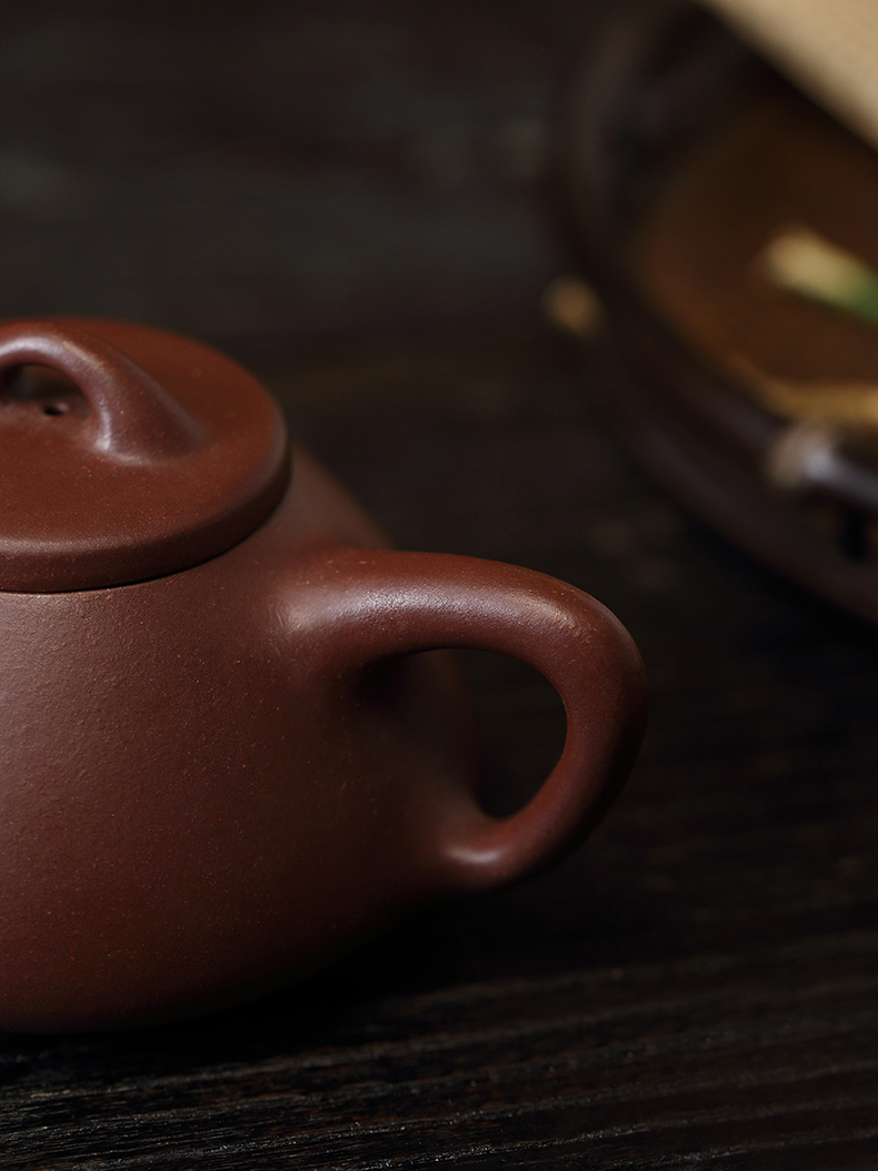 Classic JingZhou Liu Chengguo HaiRong 】 【 it undressed ore purple clay stone gourd ladle pot all hand home tea kettle