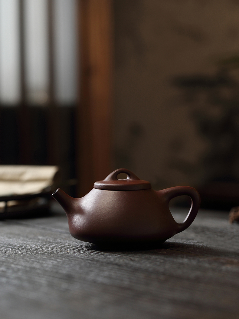 Classic JingZhou Liu Chengguo HaiRong 】 【 it undressed ore purple clay stone gourd ladle pot all hand home tea kettle