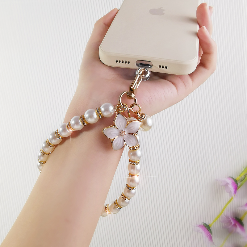 Mobile Phone Lanyard with Small Chanel-Style Pearl Bead Bracelet, Rhinestone Pendant for Women, ins Style Flower Handmade Beaded Exquisite Pendant, Short Wrist Keychain, Bag Accessory, Anti-Lost Pendant