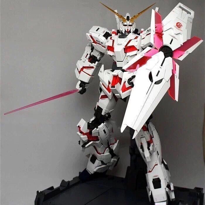 In-Stock Daiban Pg Unicorn Unit 1 White Unicorn 1/60 Scale Assembly Model In-Stock Daiban Pg Unicorn Unit 1 White Unicorn 1/60 Scale Assembly Model