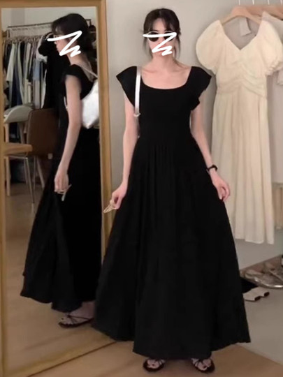 法式赫本风方领短袖连衣裙女装2026夏季新款别致气质收腰显瘦长裙